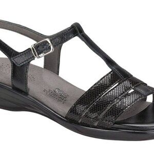 NEW NEVER WORN! SAS Women's Capri T-Strap Black Sandals Size 7.5 Originally $164